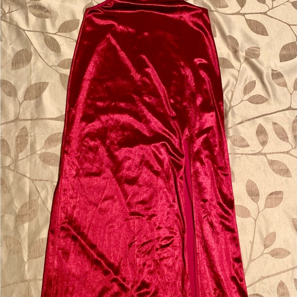 Lulu’s Magenta Satin Maxi Dress.  Sexy and pretty dress. - Picture 4 of 6